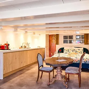  Appartement Next To Skinny Bridge Near Rembrandtsquare Nederland